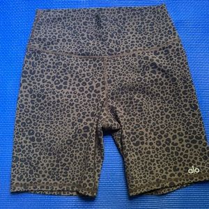 Alo Yoga High Waisted Vapor Biker Short